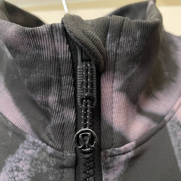 Women’s: Lululemon Zip Up Jacket (Size: 12) - Picture 4 of 6
